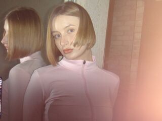 cam girl masturbating with vibrator RosinaHeverley