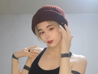 camgirl chat room RoxannCobio