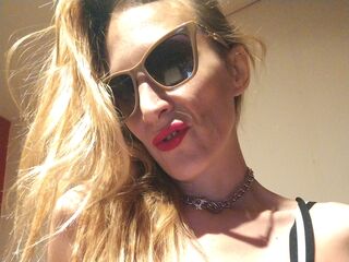 chat room webcam SandraLive