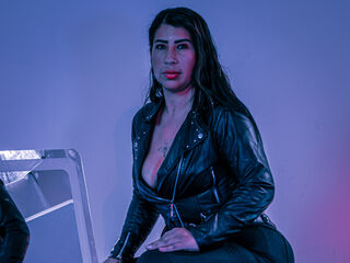 topless cam girl SaraDoss