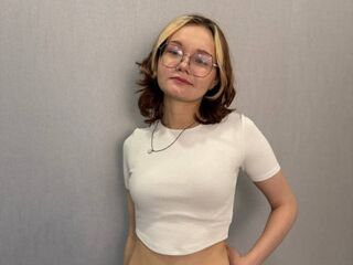 webcam babe chatroom ShemikaDestro