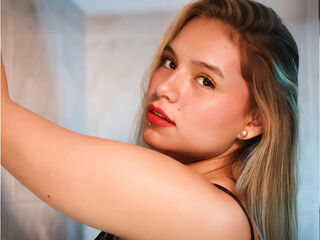 fingering webcamgirl SusieJohns