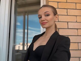 flirt chat room SuzanUemura