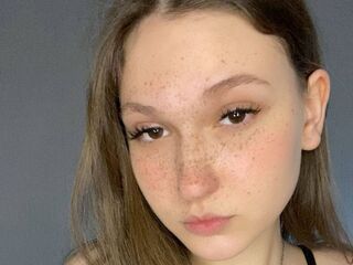 cam girl playing with vibrator TamalaHarvilicz