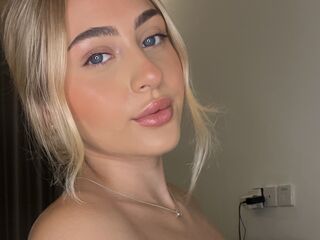 naked cam girl masturbating with vibrator TamaraTemptation