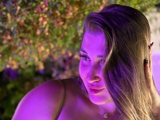 camslut fingering shaved pussy TarahZullo
