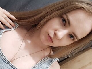 naughty camgirl masturbating with dildo TennilleSmolen
