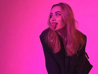 cam girl masturbating TobieMcgillis