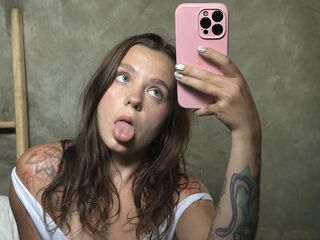 free nude webcam show TomikaLuczki