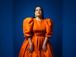 camgirl masturbating with dildo VivianaGrays