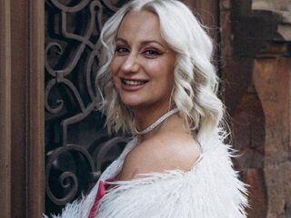 voyeur webcam WilsonAvery