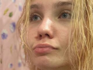 webcam hooker YallyGreen