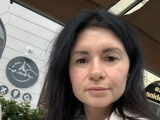 webcam bitch chatroom YulieAnna