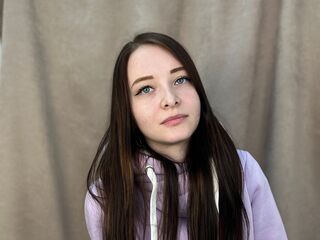 camslut topless ZeldaDarlington