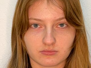 girl shaving pussy ZellaCarwin